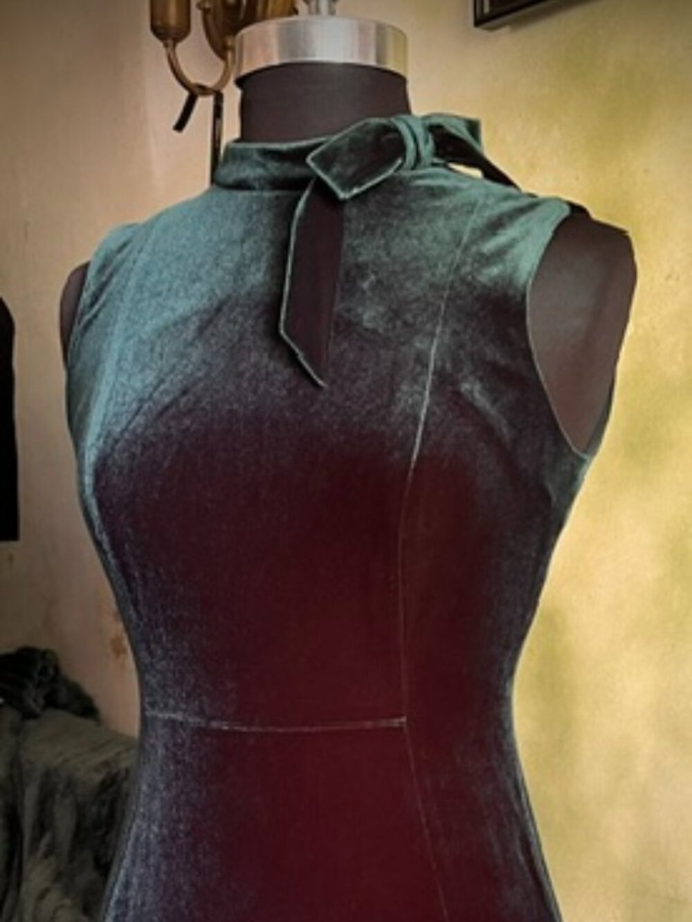 Calvin Klein Emerald Green Velvet Bow Neck Sheath Dress Size 4